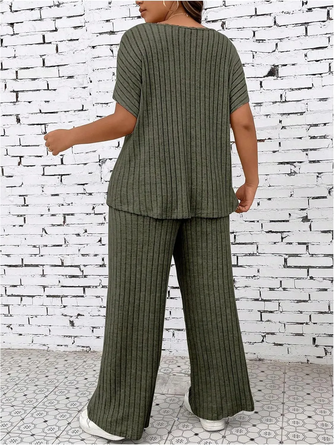 Floerns Women's Plus Size Short Sleeve Tee Shirt Wide Leg Pants 2 Piece Tracksuit
