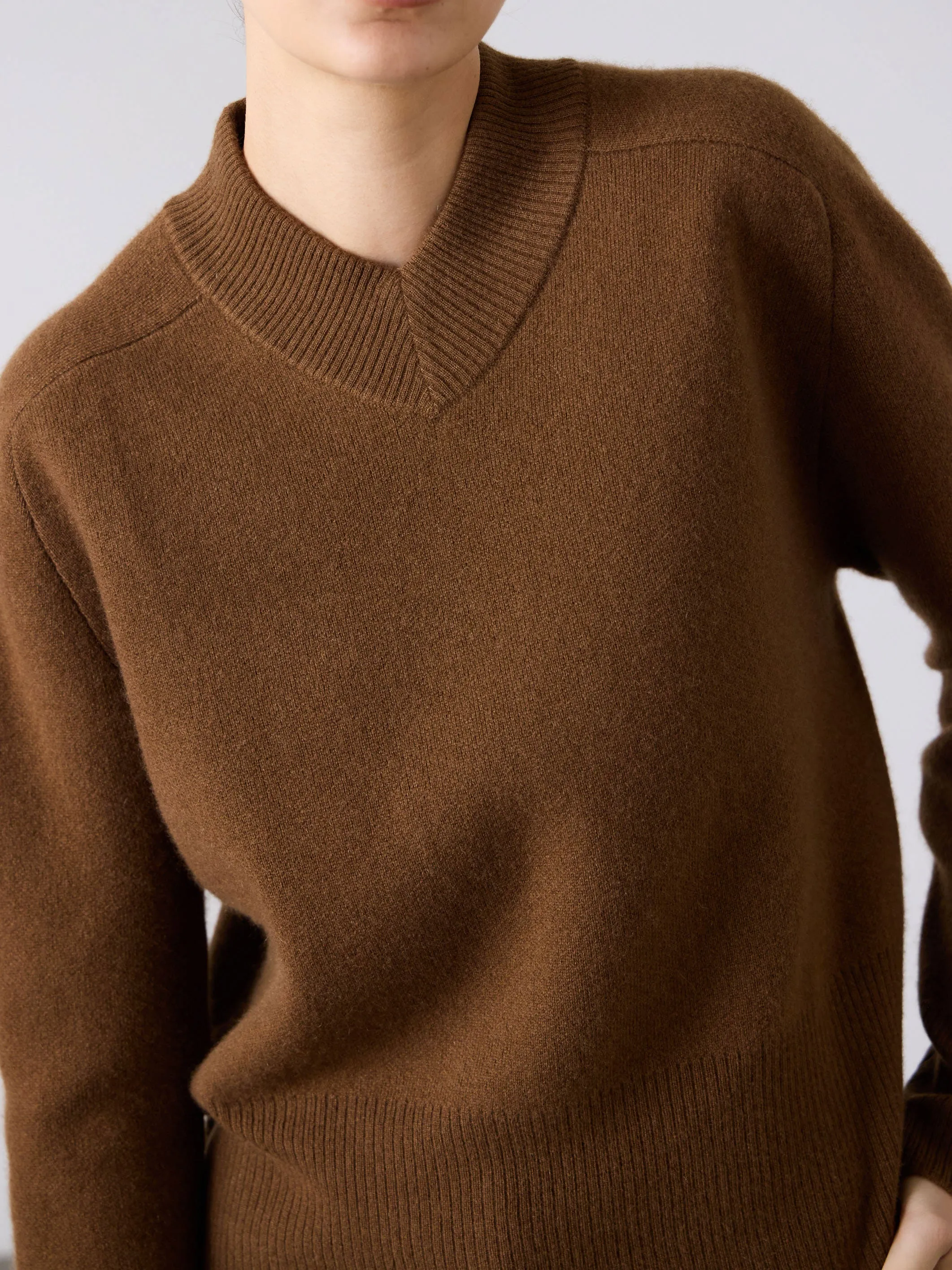 High V-Neck Sweater - Chestnut