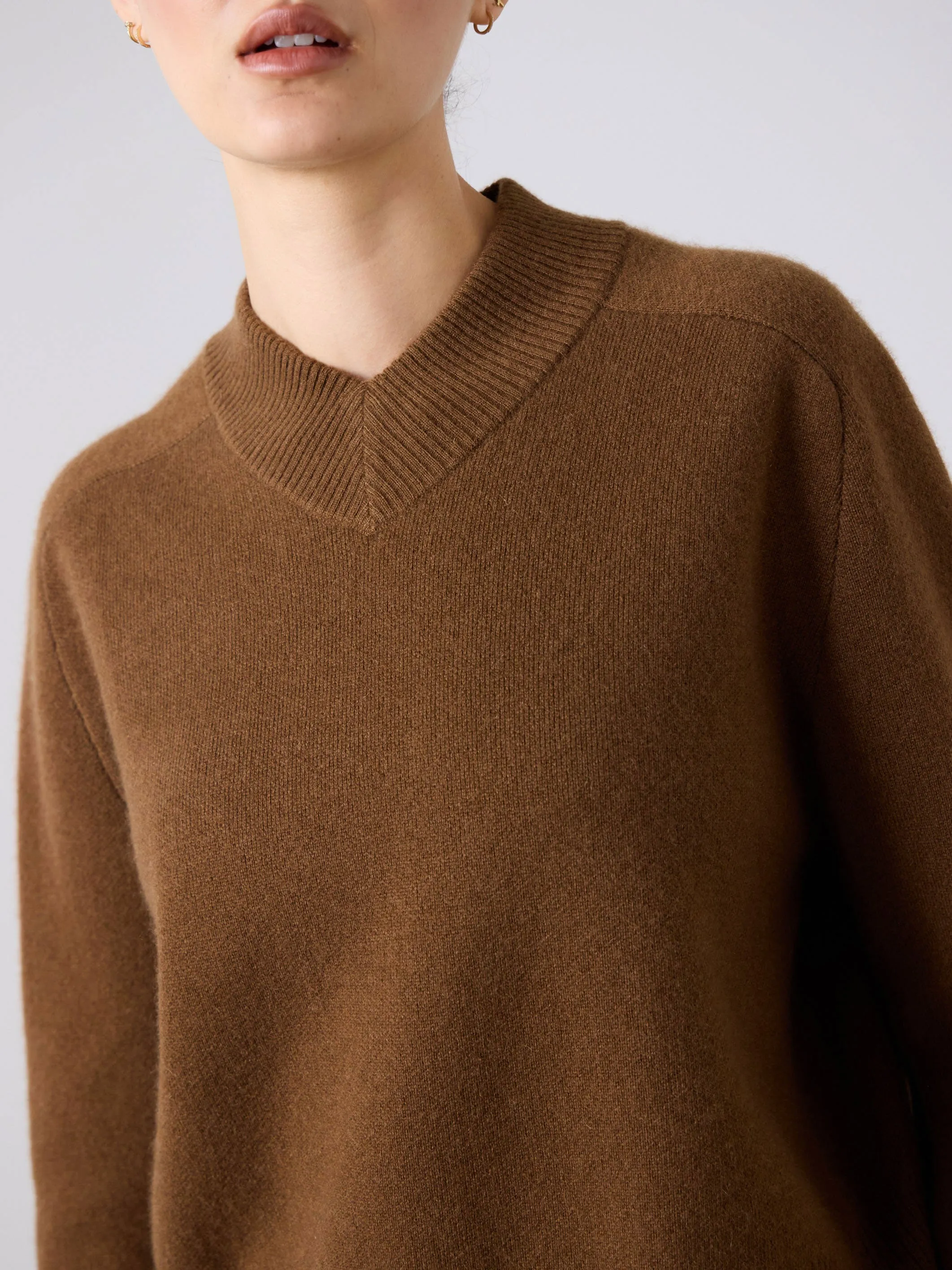 High V-Neck Sweater - Chestnut