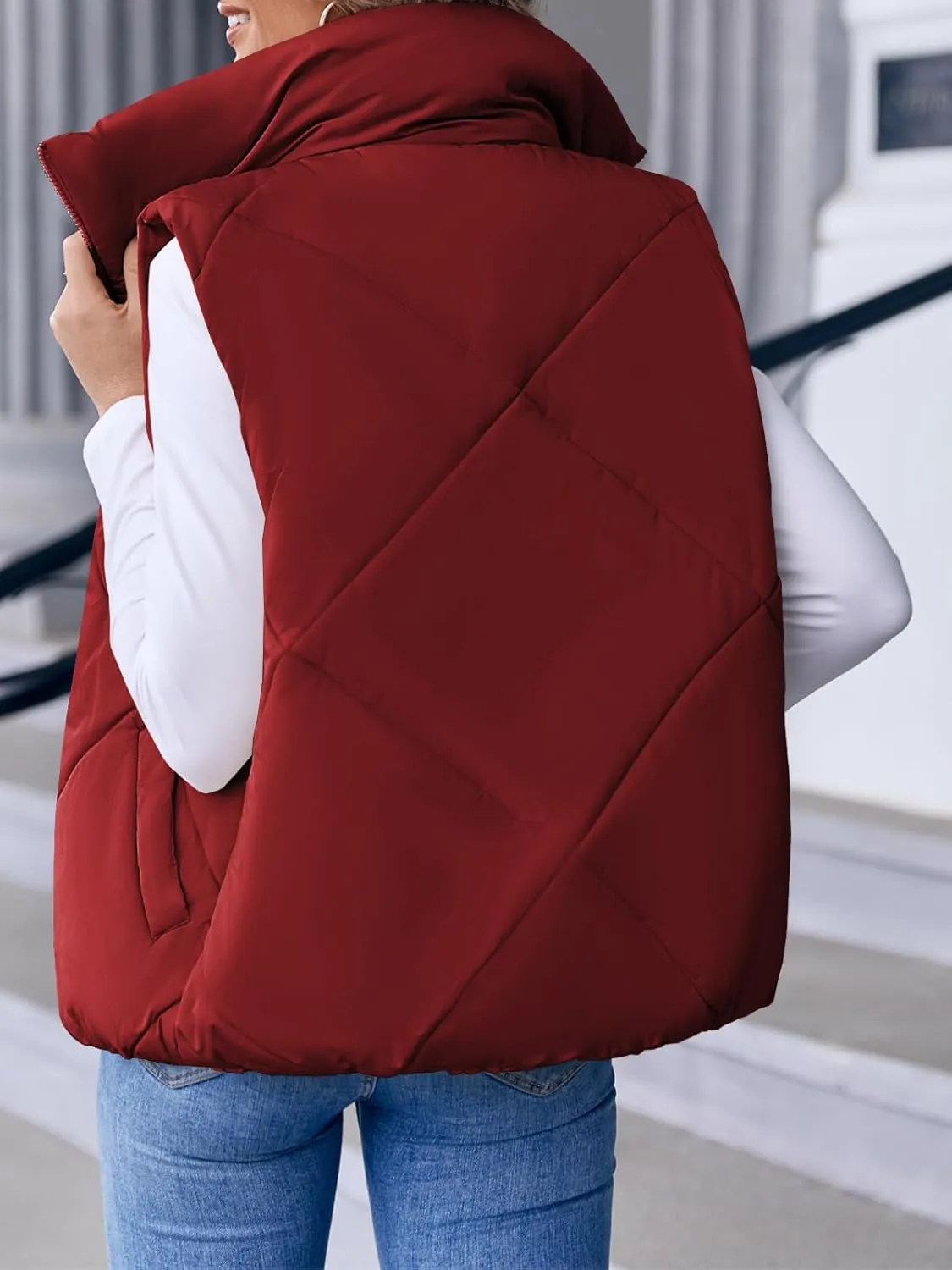 Newffr Women's Quilted Puffer Vest Sleeveless Lightweight Zip Up Jacket Winter Warm Coat Outerwear
