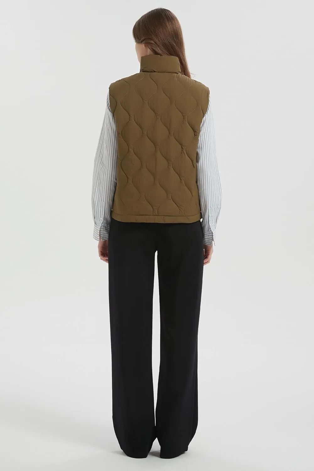 Orolay Women's Cropped Puffer Vest Zip Up Sleeveless Down Jacket Lightweight Stand Collar Quilted Gilet with Pockets