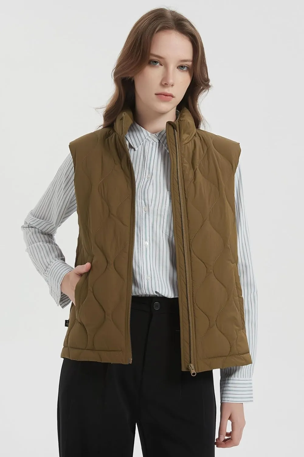 Orolay Women's Cropped Puffer Vest Zip Up Sleeveless Down Jacket Lightweight Stand Collar Quilted Gilet with Pockets
