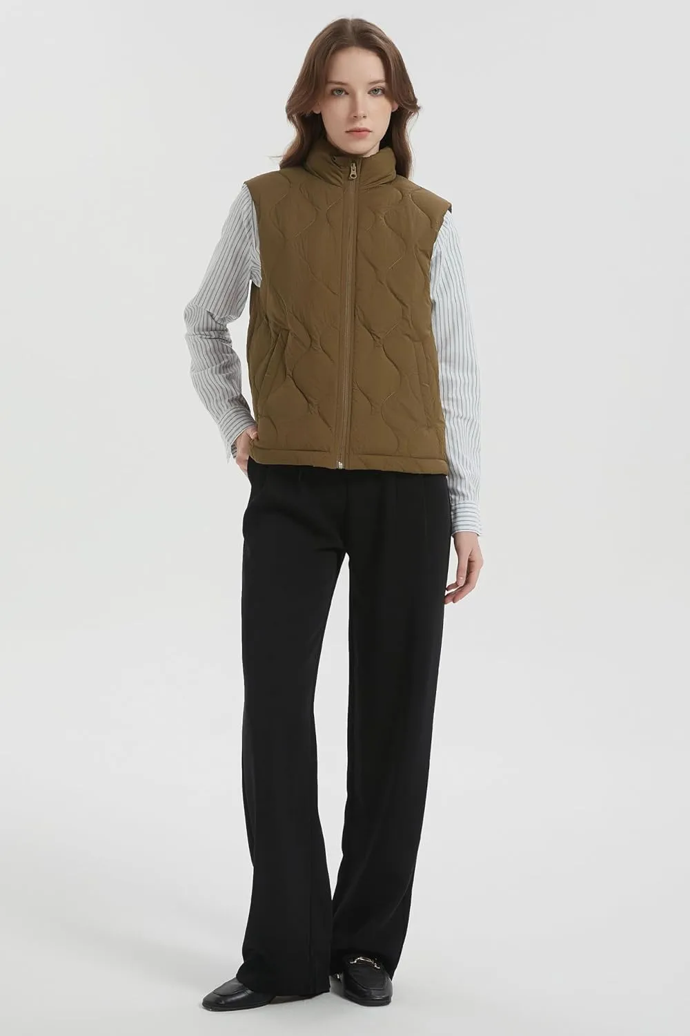 Orolay Women's Cropped Puffer Vest Zip Up Sleeveless Down Jacket Lightweight Stand Collar Quilted Gilet with Pockets