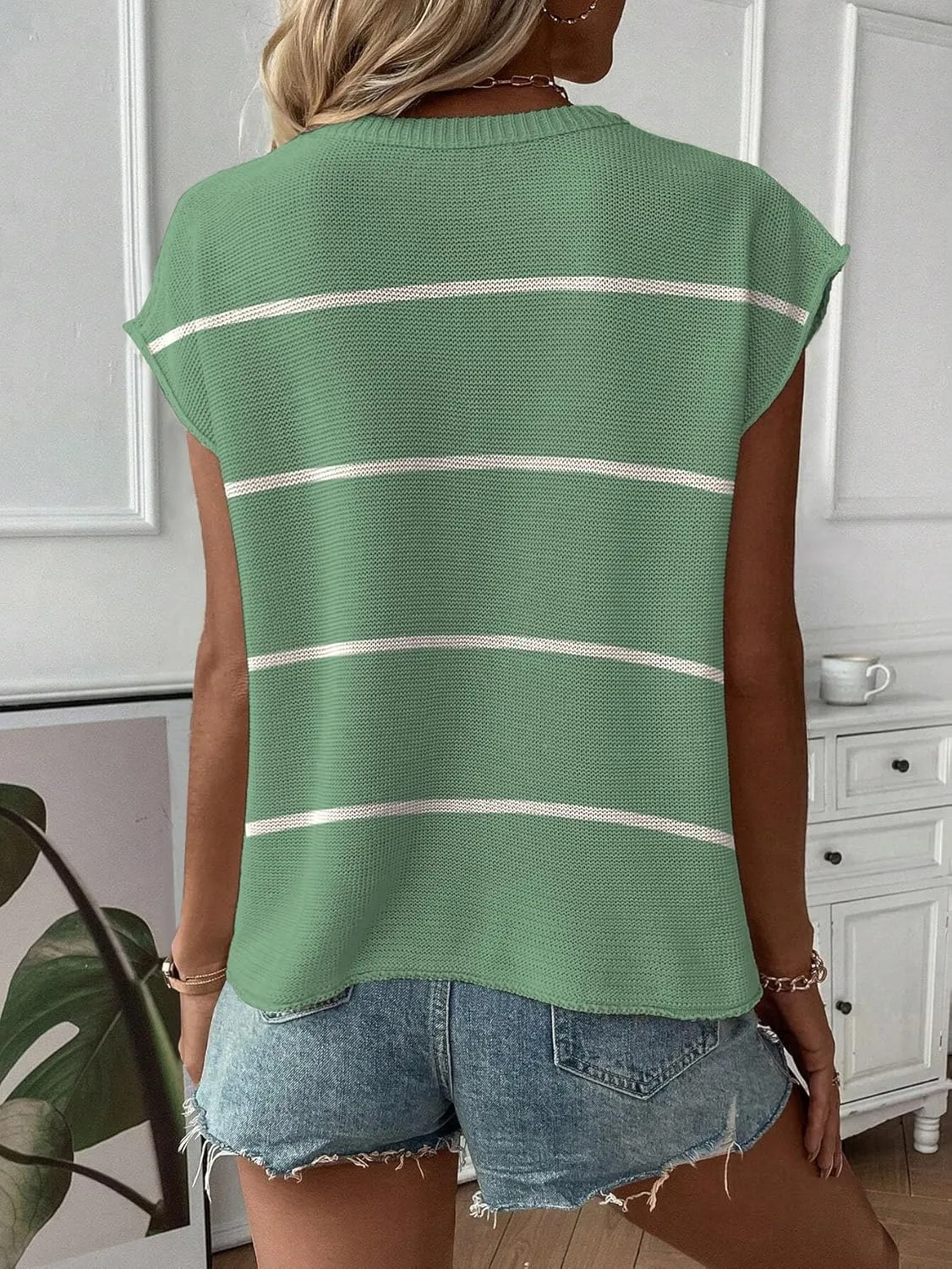 SAUKOLE Women's Sleeveless Sweater Vest Casual V Neck Cap Sleeve Knit Pullover Tank Tops 2025 Spring Clothes