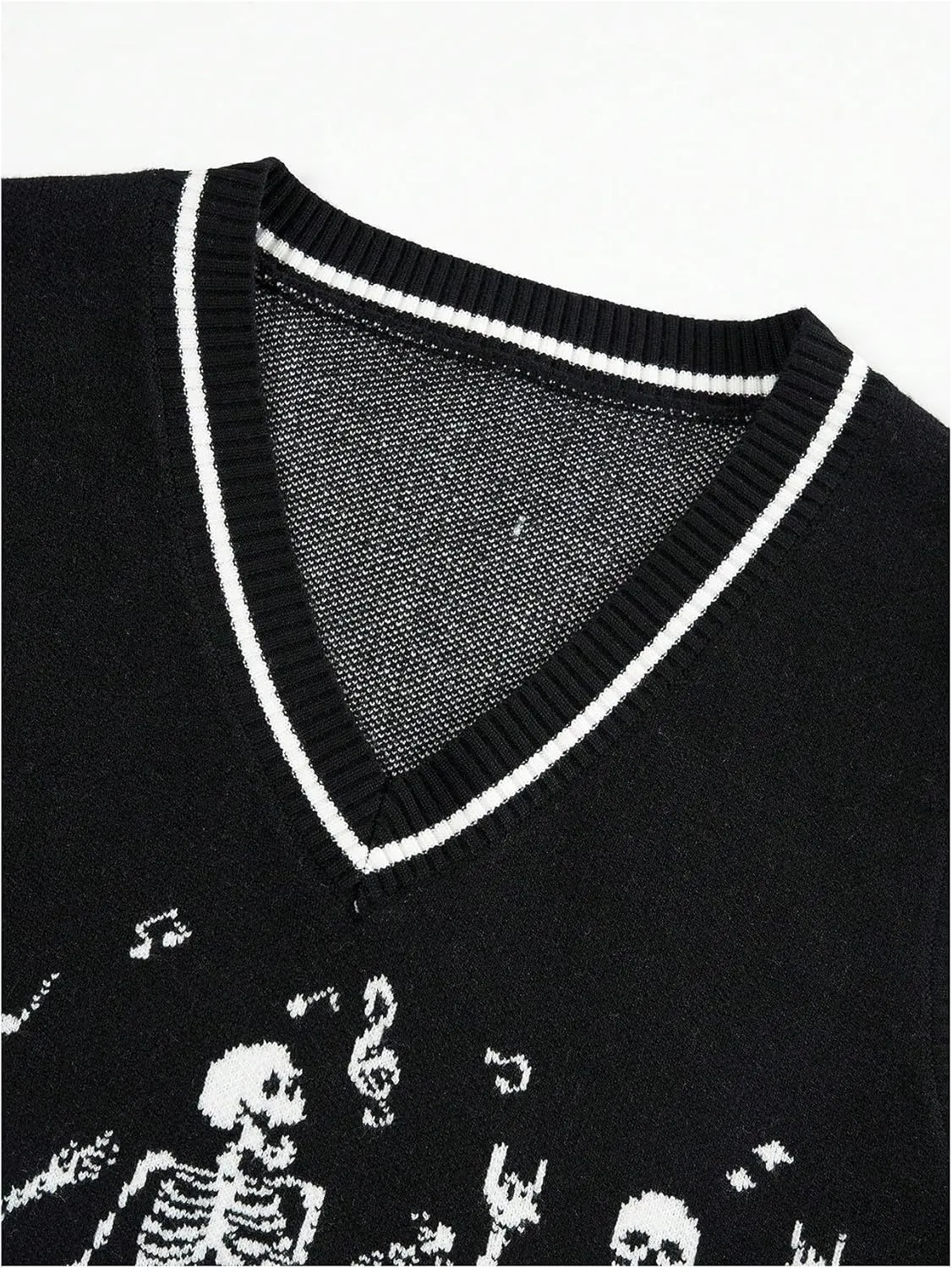 WDIRARA Women's Skull Graphic Print Sweater Vest V Neck Sleeveless Pullover Knitwear Tank Tops