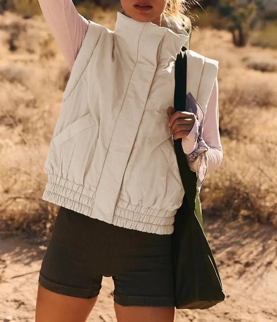 Women's Lightweight Puffer Vest Button Down Crop Qulited Vest Coat Stand Collar Sleeveless Padded Gilet With Pockets
