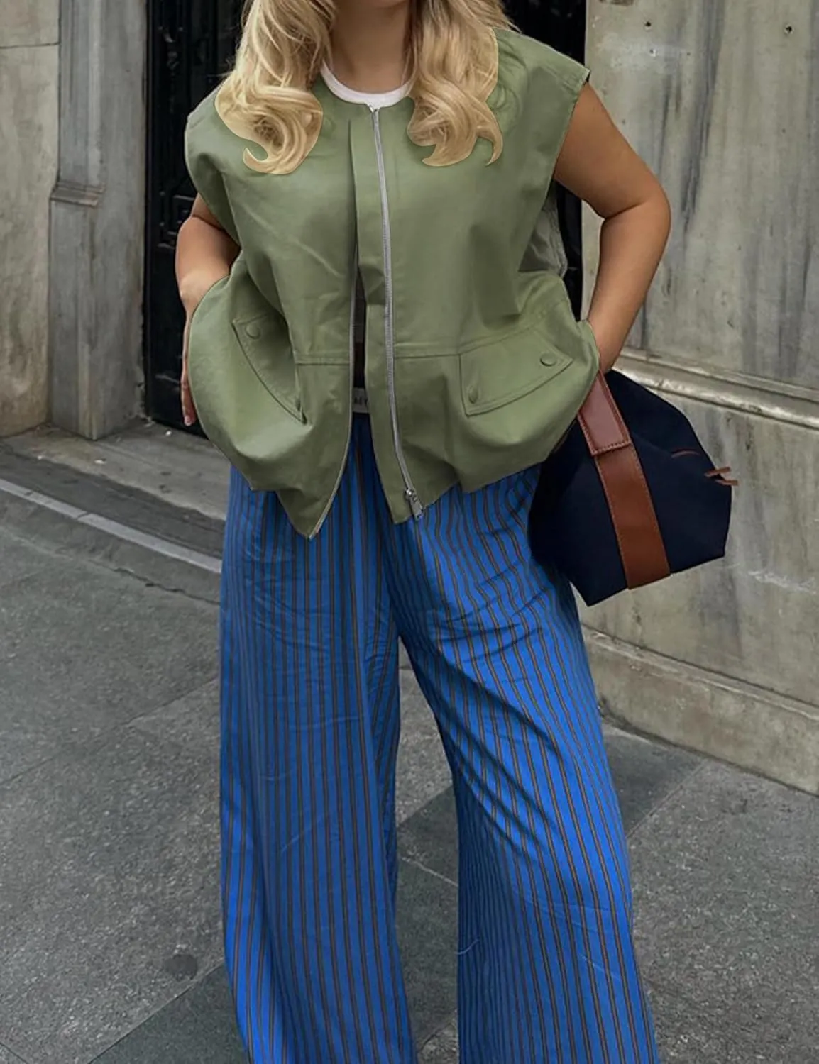 Women's Lightweight Zip Up Vest Cargo Oversized Sleeveless Ruched Hem Blazer Jackets Top with Pockets