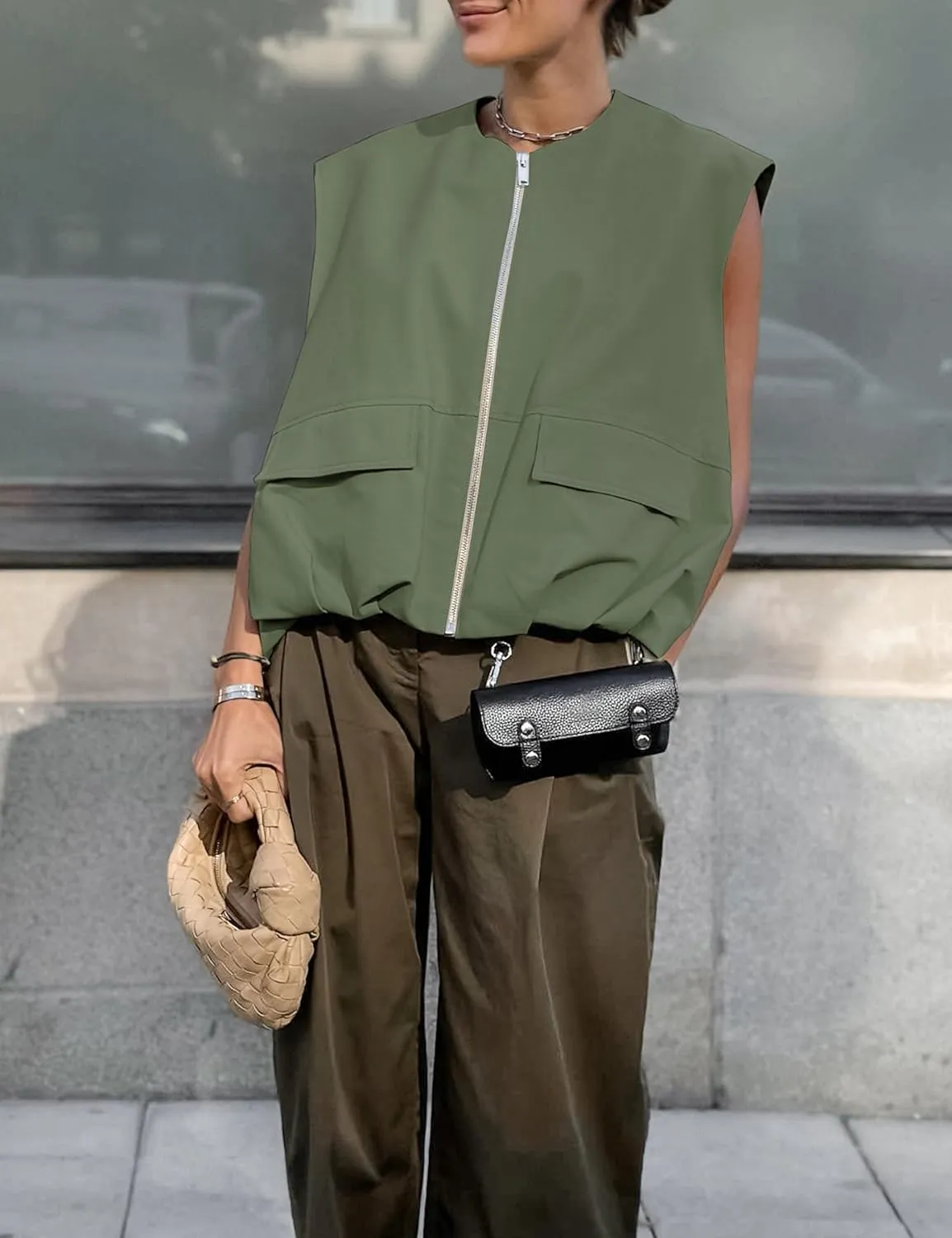 Women's Lightweight Zip Up Vest Cargo Oversized Sleeveless Ruched Hem Blazer Jackets Top with Pockets